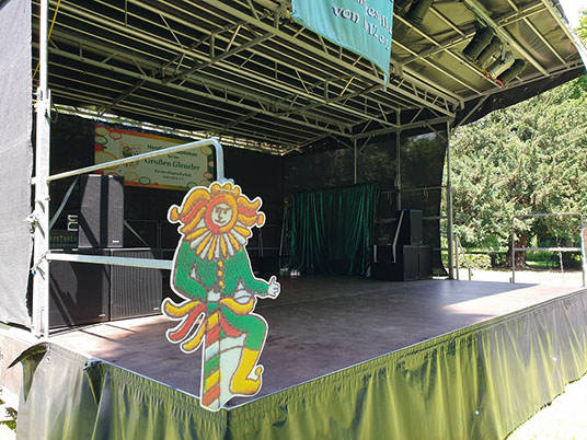 Gorßveranstaltung im Burgpark in Hürth Gleuel das Sommerfest der GGKG mit DJ Fabian Jardin