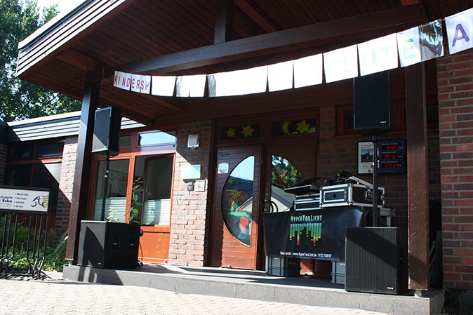 DJ beim Pfarrfest in Hürth Gleuel mit HyperTonLicht und DJ Fabian Jardin aus Hürth