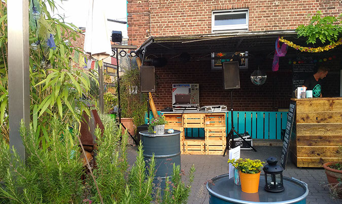 DJ Düsseldorf bei Bora Bora mit HyperTonLicht und DJ Fabian Jardin für Firmenevent in NRW