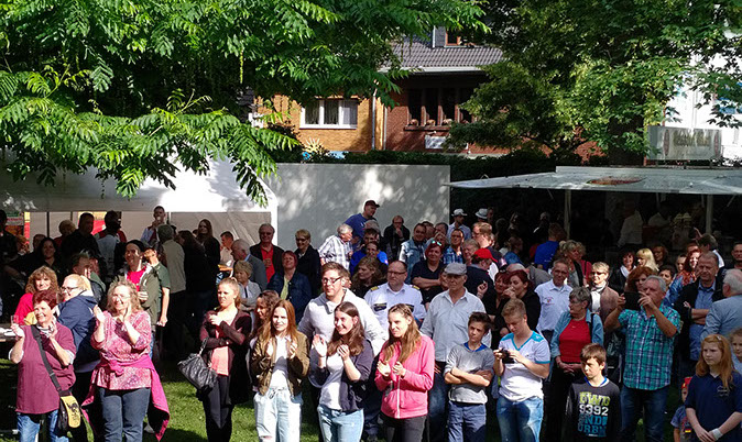 DJ für Sommerfest in Hürth Gleuel im Burgpark mit DJ Fabian Jardin