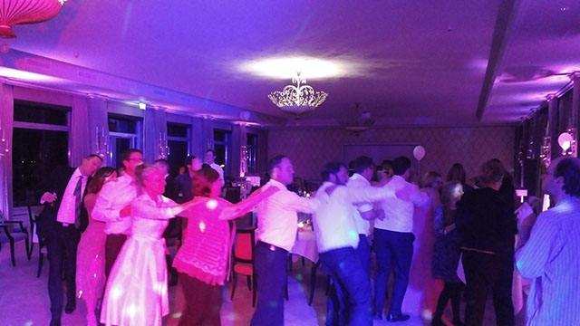 DJ Hochzeit Bonn und Umgebung z.B. am Rhein mit DJ Fabian Jardin