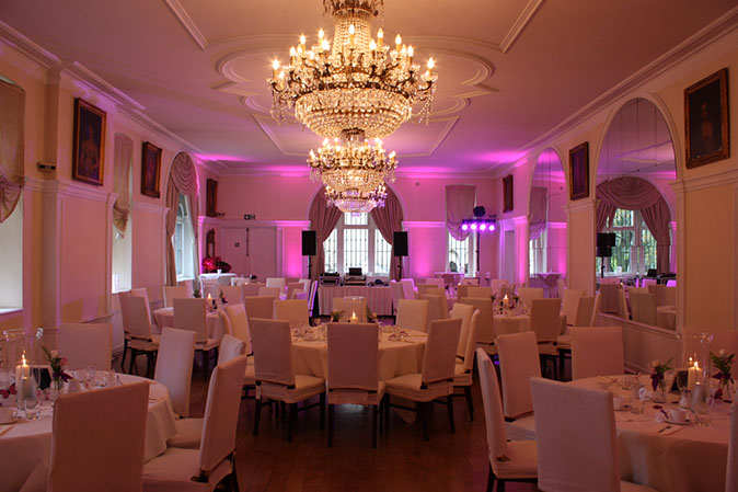 DJ Hürth mit HyperTonlLicht und Fabian Jardin im Schloss Liebig, Hochzeit in Rosa