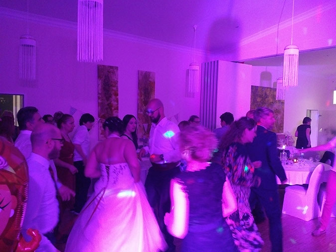 DJ in Bornheim gesucht? DJ in Bonn gesucht? Hier sind Sie genau richtig bei DJ Fabian Jardin