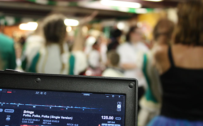 DJ ohne Technik im Karneval mit Bring und Polka, Polka, Polka in Hürth bei Köln