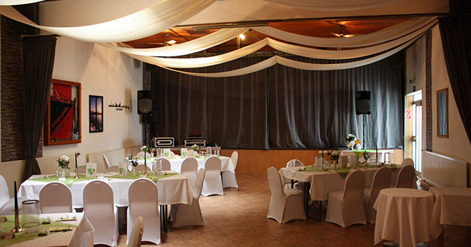 DJ Hürth mit DJ Paket Mini mit DJ Fabian Jardin aus Hürth Gleuel am Klostergarten