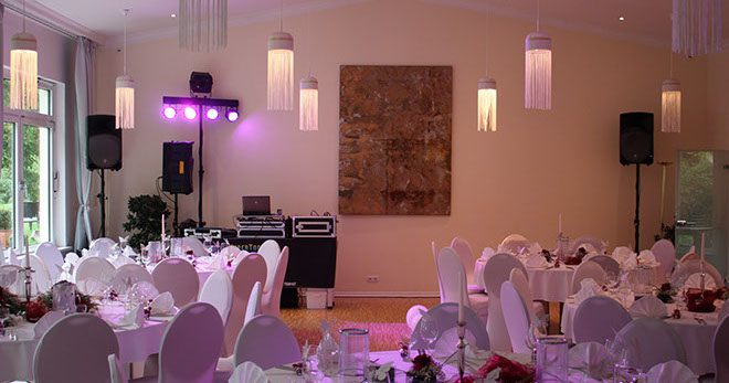 DJ Bornheim und Umgebung im Hotel für Hochzeit mit Fabian Jardin in ganz NRW