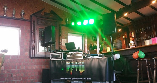 DJ Paket Standard in Frechen für Geburstag mit professioneller Licht und Tontechnik